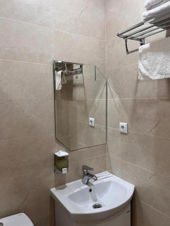 Гостинично-Банный Комплекс Майами Люкс Hotel คอสตาเนย์ ภายนอก รูปภาพ