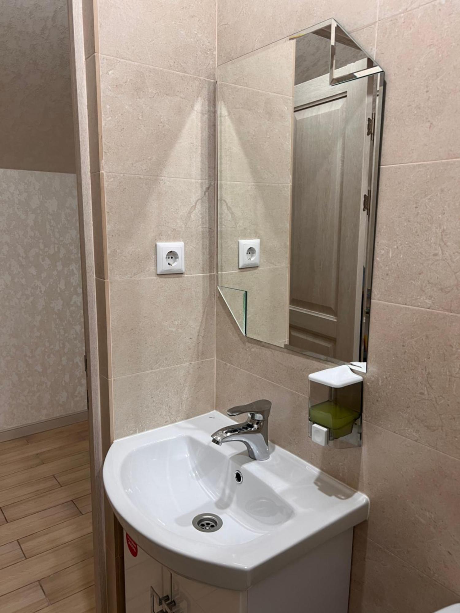Гостинично-Банный Комплекс Майами Люкс Hotel คอสตาเนย์ ภายนอก รูปภาพ